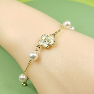 Brand New Gold Flower With Pearl Bracelet